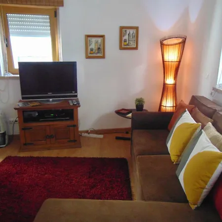 Sol Da Graca-typical Neighborhood Apartamento