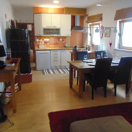 Sol Da Graca-typical Neighborhood Apartamento