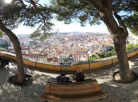 Sol Da Graca-typical Neighborhood * Lisboa